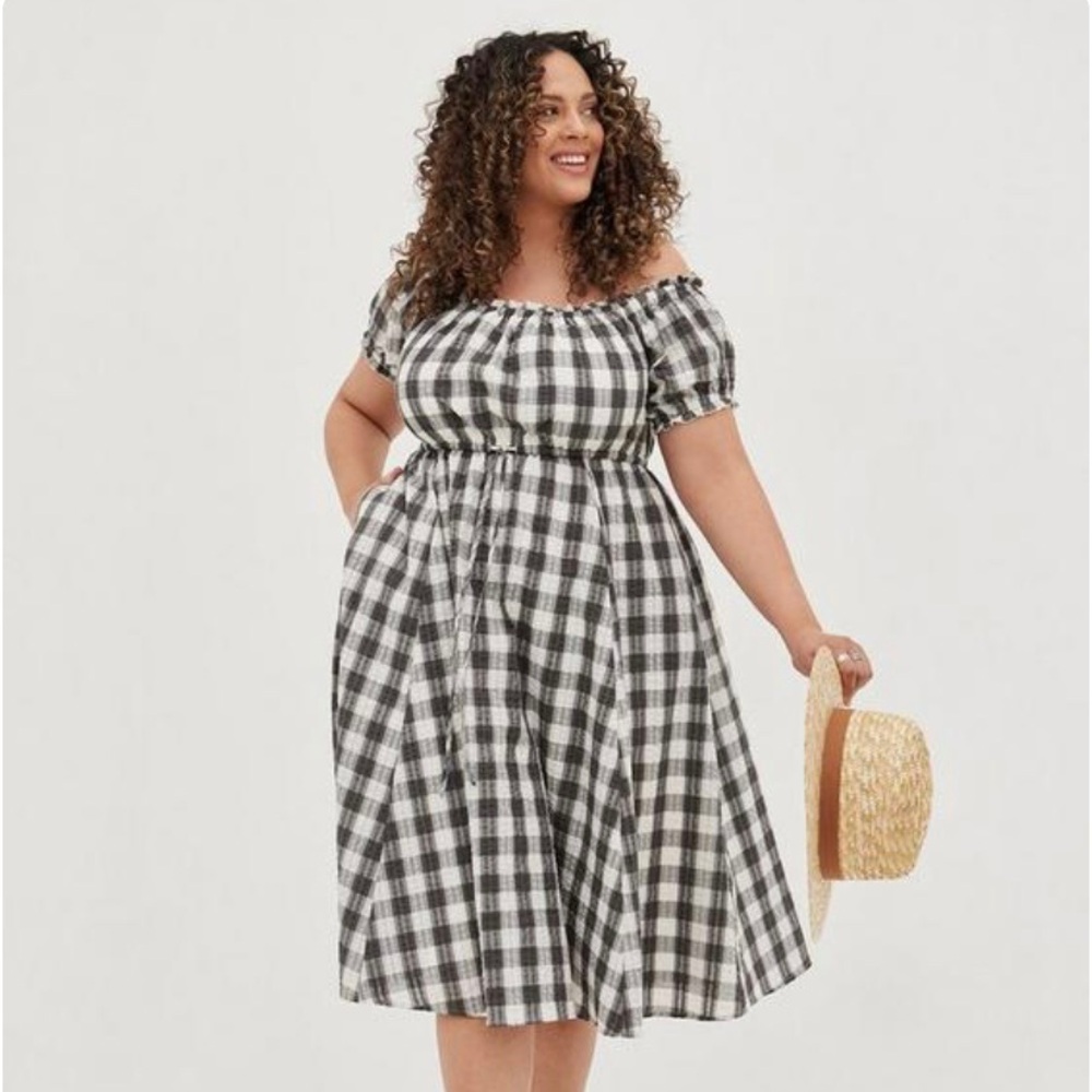Off-Shoulder Peasant Midi Dress - Seersucker Gingham Grey & White
